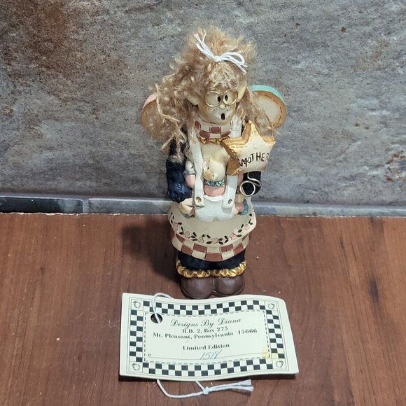 Designs by Diana Angel Figurine 1518 Collectable Sculpture Handcrafted - Picture 1 of 12